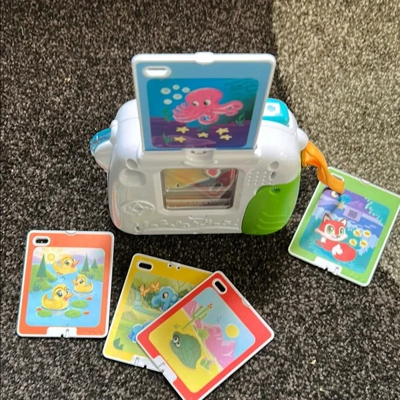 LeapFrog Fun-2-3 Instant Camera (English Version) - Picture 4 of 6